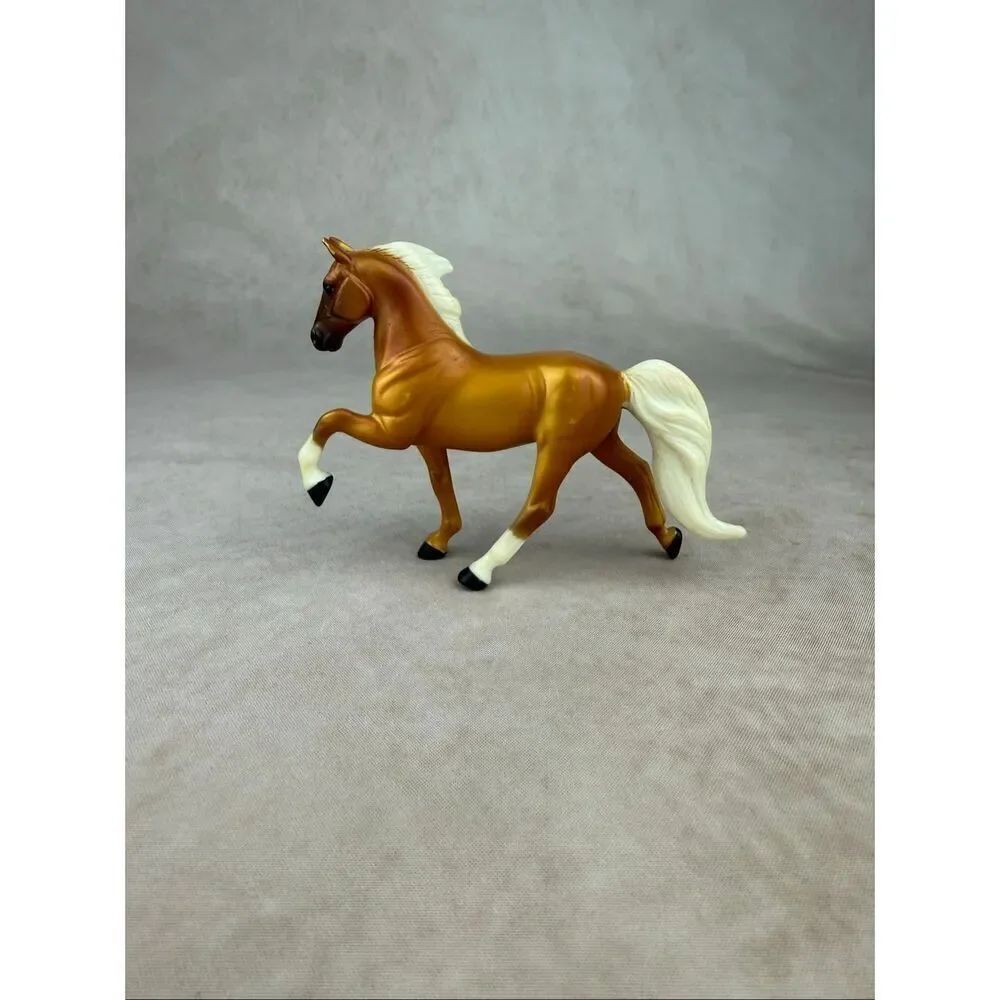 Breyer Stablemate Tennessee Walking Horse Golden Palomino READ BODY/SHELF